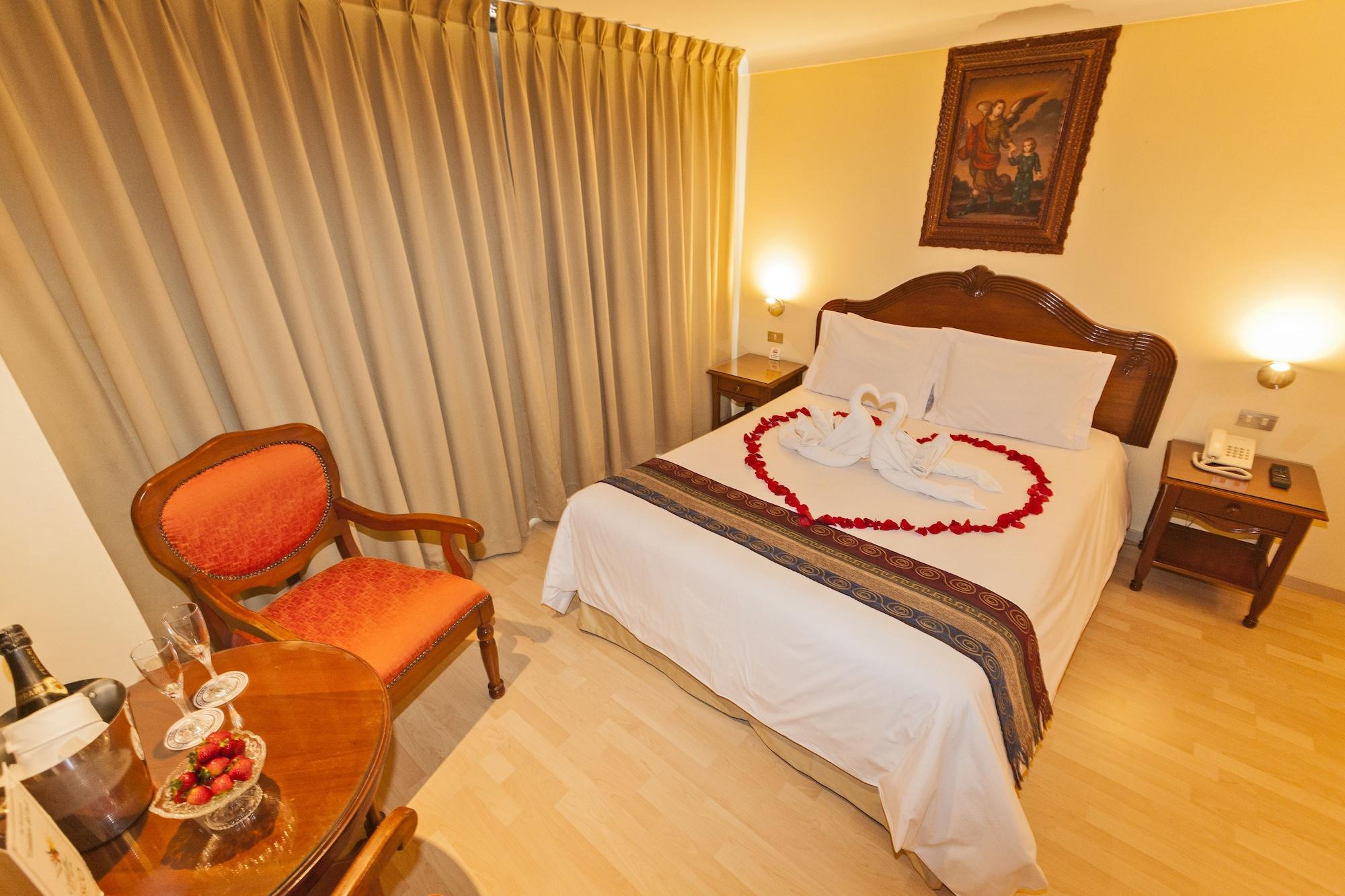 Hotel Agustos クスコ エクステリア 写真