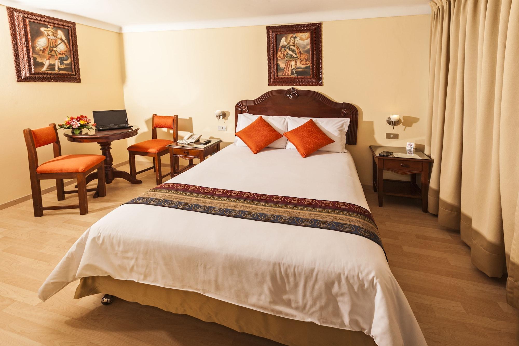 Hotel Agustos クスコ エクステリア 写真