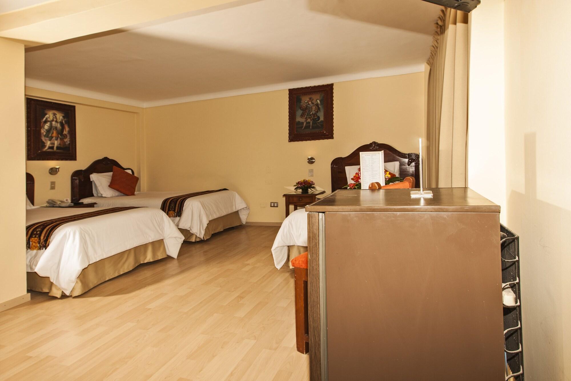 Hotel Agustos クスコ エクステリア 写真