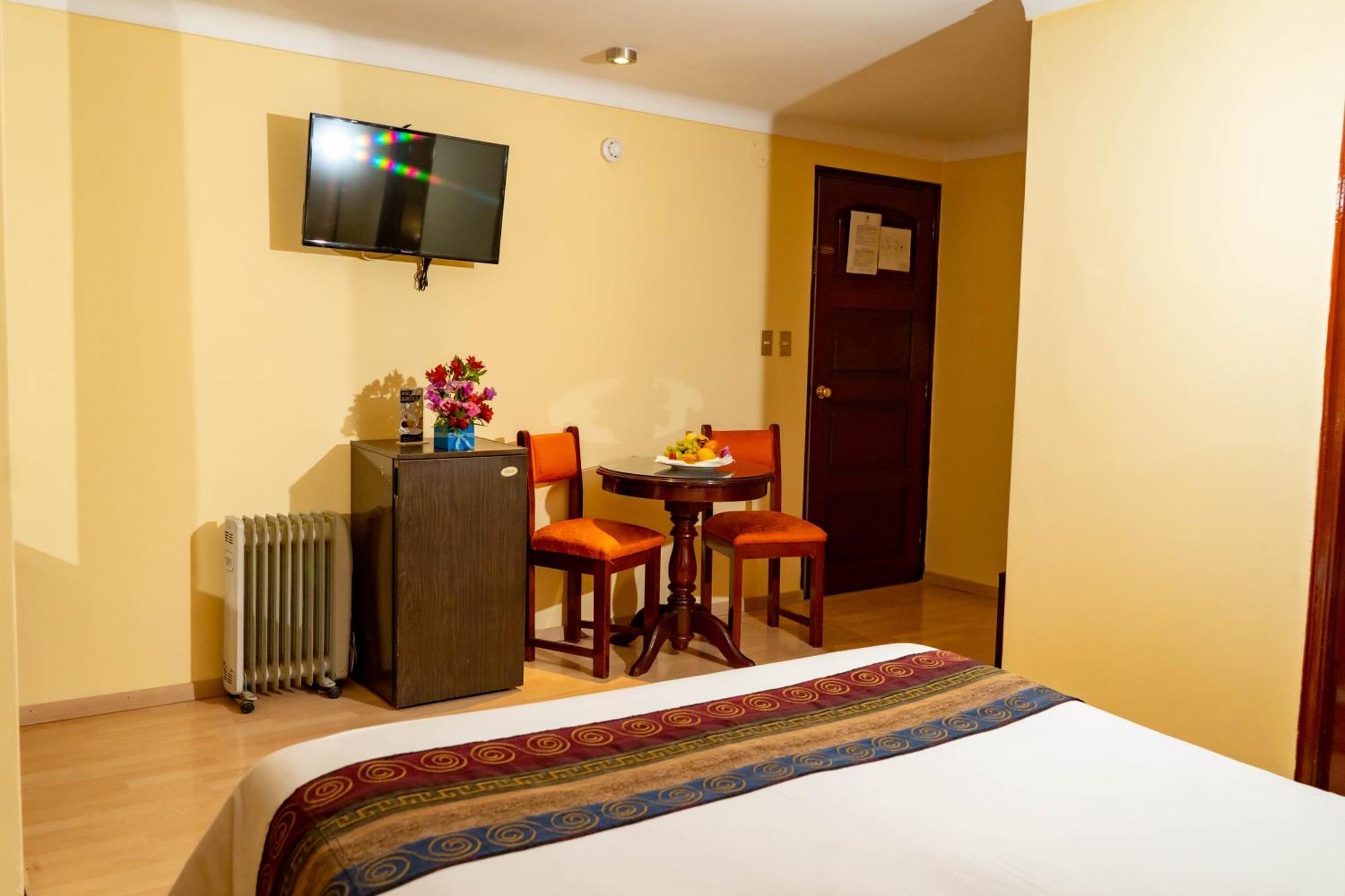 Hotel Agustos クスコ エクステリア 写真