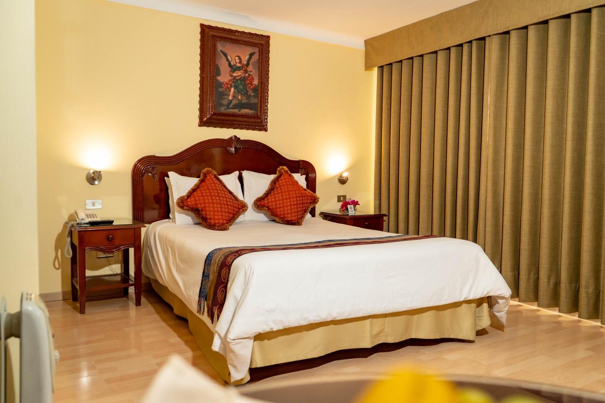 Hotel Agustos クスコ エクステリア 写真