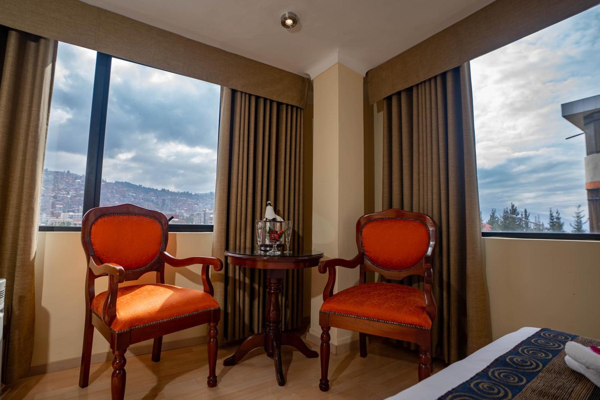 Hotel Agustos クスコ エクステリア 写真