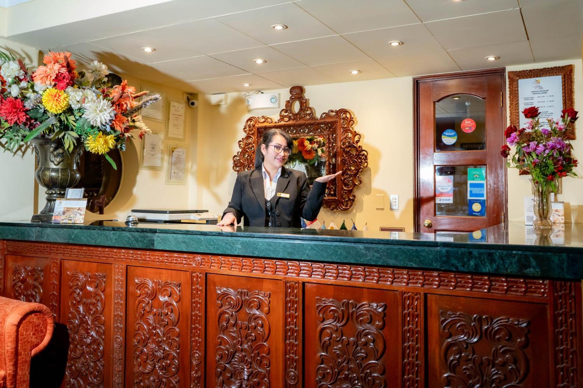 Hotel Agustos クスコ エクステリア 写真