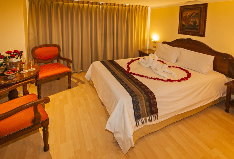 Hotel Agustos クスコ エクステリア 写真